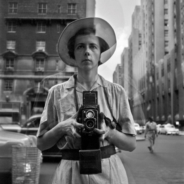 Fabriken Bästekille Vivian Maier Self-portrait New York 1954 ©Estate of Vivian Maier, Courtesy of Maloof Collection and Howard Greenberg Gallery NY