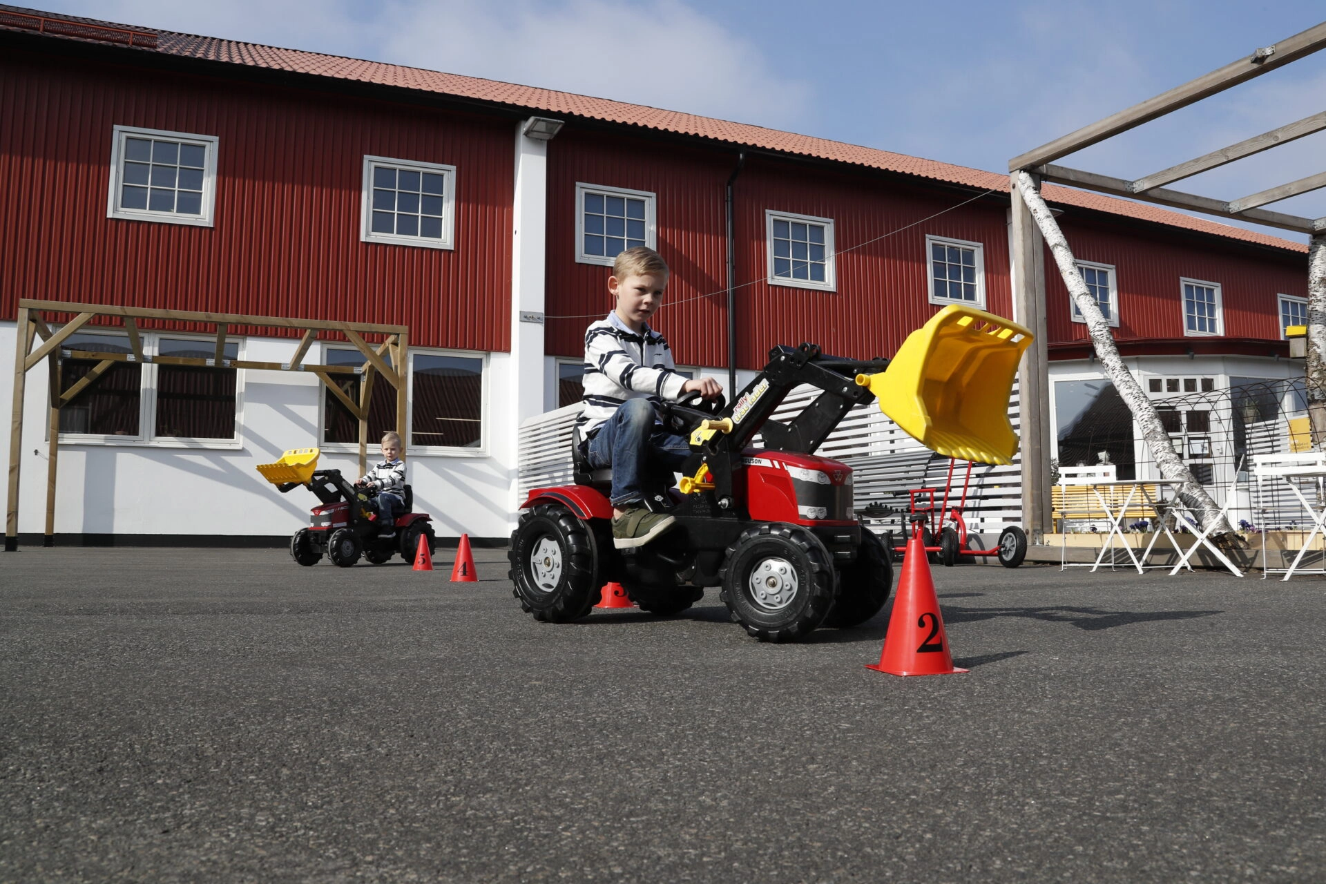 Ta traktorkörkort på trampetraktor @ gunnarshögs gård
