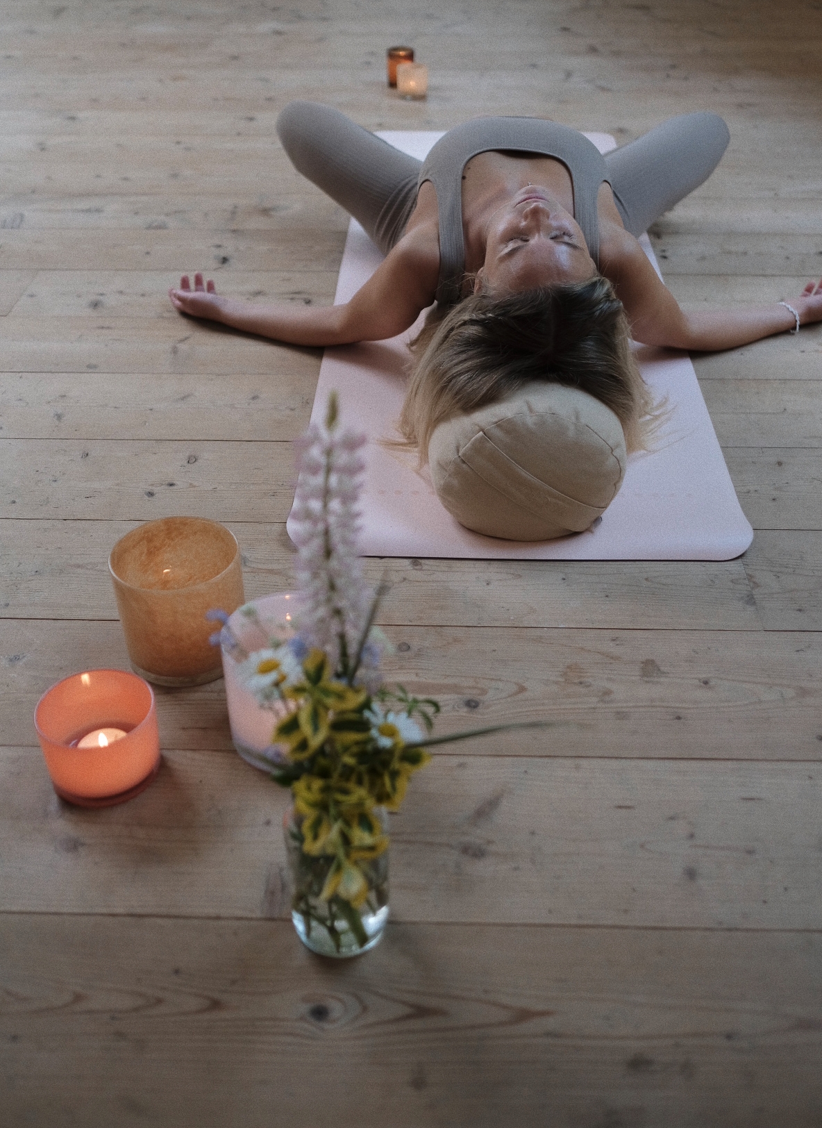 ”home within myself” yogaretreat på bäddar & Ängar